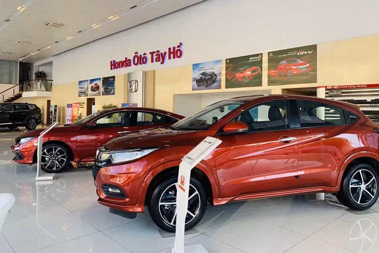 Dua doanh so, xe oto Honda dang 