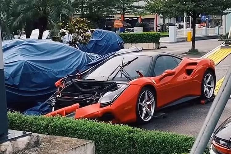 Chu xe Volvo “ngai” den dai ly chinh hang sau tai nan Ferrari 488 GTB-Hinh-2