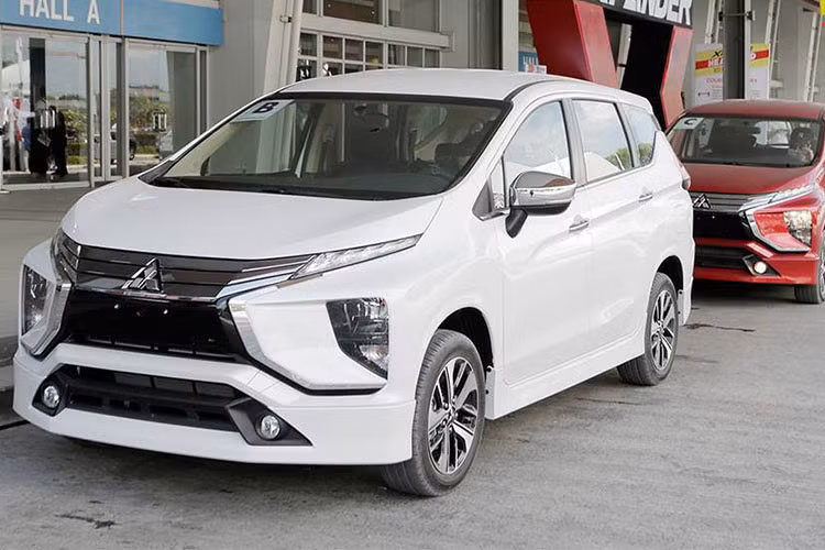 Mẫu xe giá rẻ Mitsubishi Xpander tiếp tục là hiện tượng vô tiền khoáng hậu tại Indonesia với vị trí dẫn đầu cả tháng 9 và 9 tháng đầu năm 2018 với doanh số tương ứng 6.275 và 60.717 xe. Hai đối thủ của Xpander là Toyota Rush và Toyota Avanza đều có doanh số bán thấp, tương ứng của tháng 9 và 9 tháng là 5.797/ 38.568 xe và 6.151/58.582 xe.