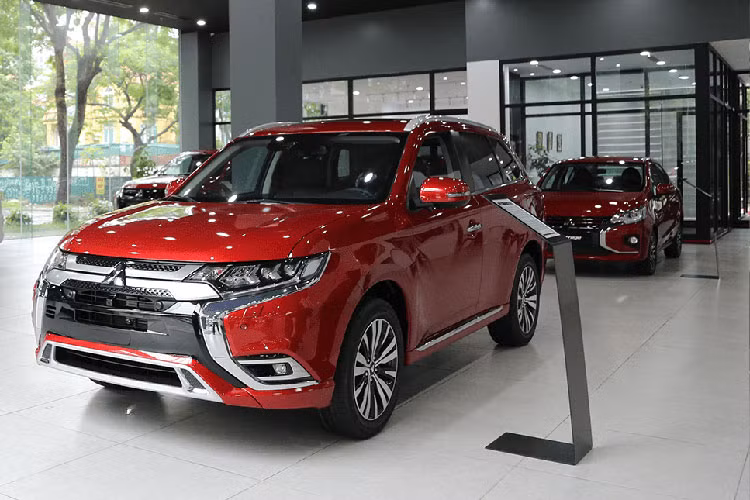 Mitsubishi Motors Viet Nam uu dai ca tram trieu dong cho khach mua xe-Hinh-2
