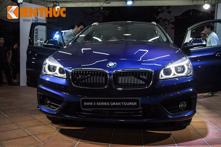 Vận tốc độ tối đa xe đạt được là 202 km/h. Mức tiêu thụ nhiên liệu đạt mức 5,5 lít/ 100km. BMW Series 2 Gran Tourer có 3 chế độ SPORT, COMFORT, ECO PRO với nút bấm được bố trí cạnh cần chuyển số, dễ dàng thao tác, mang đến cho người dùng nhưng trải nghiệm lái thú vị.