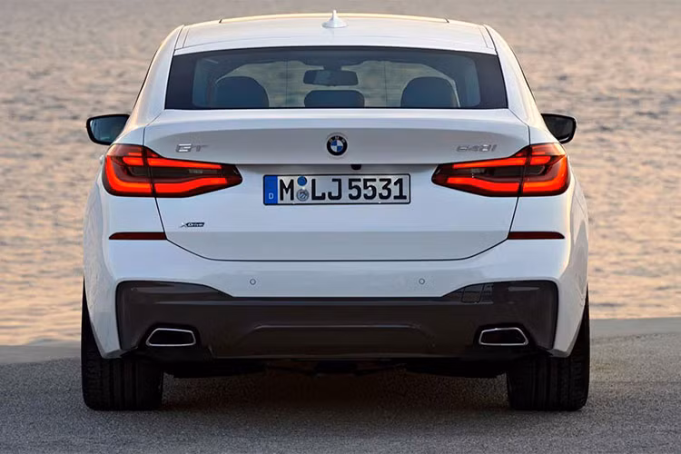 BMW 620d Gran Turismo 2018 được trang bị bộ mâm 17 inch tiêu chuẩn và có mức tiêu thụ nhiên liệu trung bình 4,8 lít/100 km hỗn hợp và lượng phát thải khí CO2 là 127 gram/km. Với bộ mâm 18 inch lớn hơn, xe có mức tiêu thụ nhiên liệu trung bình tăng lên 4,9 lít/ 100 km (48 mpg) và lượng khí thải CO2 128 gram/km.