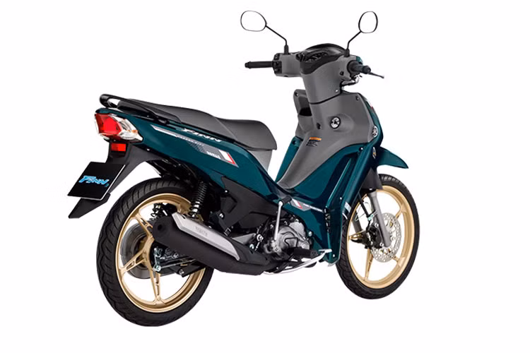 Về sức mạnh, Yamaha trang bị cho Finn 2024 khối động cơ xy lanh đơn dung tích 114cc, làm mát bằng dung dịch. Xy lanh sử dụng có đường kính x hành trình là 50,0 x 57,9mm, và sử dụng hệ thống phun xăng điện tử, kèm với đó là hệ thống hộp số 4 cấp tròn thường thấy.