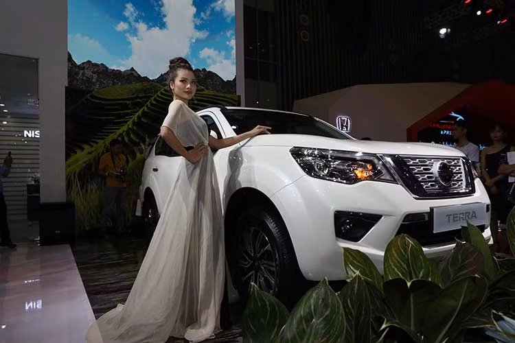 Từ khi ra mắt lần đầu tại thị trường Châu Á vào đầu năm 2018, Nissan Terra luôn nằm trong danh sách các sản phẩm bán chạy nhất của Nissan. Nhằm đáp ứng mong đợi của khách hàng, Nissan Việt Nam đã chính thức giới thiệu Nissan Terra tại VMS 2018. Việc chọn Việt Nam là thị trường tiếp theo ra mắt Nissan Terra thể hiện tầm quan trọng của thị trường Việt Nam đối với chiến lược kinh doanh của Nissan toàn cầu.