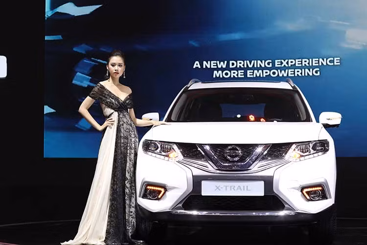 Ra mắt tại Việt Nam lần đầu vào năm 2016, Nissan X-Trail - sản phẩm mang đậm dấu ấn “Chuyển động thông minh” đã tạo nên chuẩn mực mới cho phân khúc crossover bằng sự kết hợp giữa khả năng vận hành mạnh mẽ. Để mang đến thêm sự lựa chọn cho những khách hàng luôn tìm kiếm sự đổi mới, trẻ trung, tháng 9 vừa qua - Nissan đã giới thiệu phiên bản Nissan X-Trail V-series mới với thiết kế mới