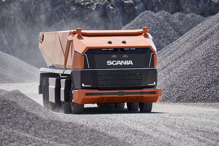 Dựa trên mẫu xe tự động NXT Concept ra mắt vào hồi tháng 6 vừa qua, Scania đã phát triển một mẫu xe tải hạng nặng tự lái có tên Scania AXL.