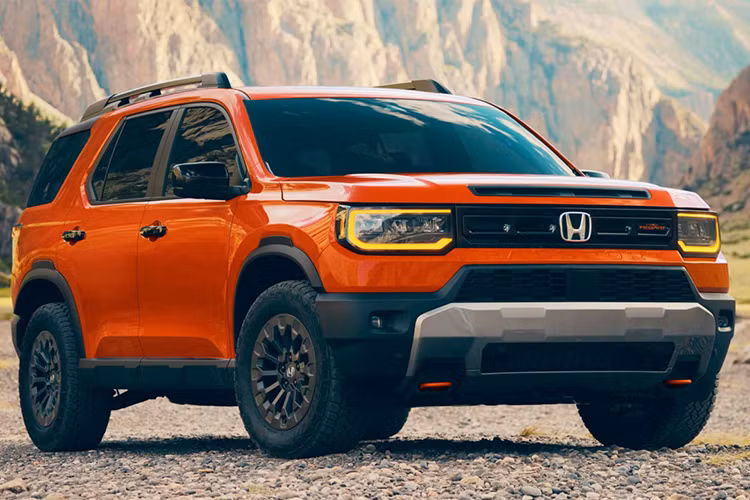 Với những nâng cấp đáng kể về thiết kế, công nghệ và khả năng vận hành, Honda Passport 2026 hứa hẹn sẽ là một lựa chọn hấp dẫn trong phân khúc SUV tại thị trường Mỹ. Dù giá bán tăng so với thế hệ trước, nhưng các cải tiến mới giúp mẫu xe này trở nên đáng giá hơn trong mắt người tiêu dùng yêu thích sự mạnh mẽ, tiện nghi và an toàn. 