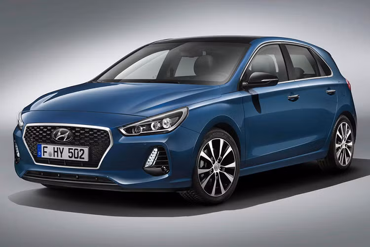  Theo thông tìn từ hãng xe Hyundai cho biết, phiên bản tiết kiệm nhiên liệu nhất của Huyndai i30 2017 chính là bản sử dụng động cơ dầu 1.6 lít với mức tiêu thụ nhiên liệu chỉ 3,8 lít/100 km và khí thải CO2 99g/km.