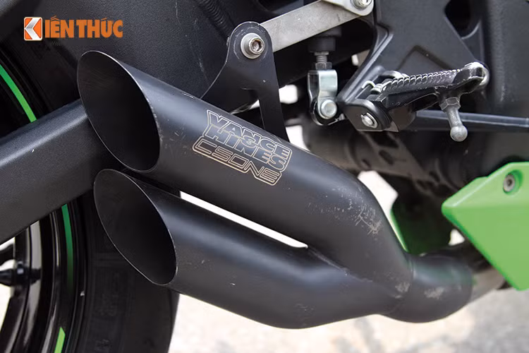 Xe được trang bị hệ thống kiểm soát độ bám đường (S-KTRC) do Kawasaki độc quyền phát triển gồm 4 chế độ can thiệp.