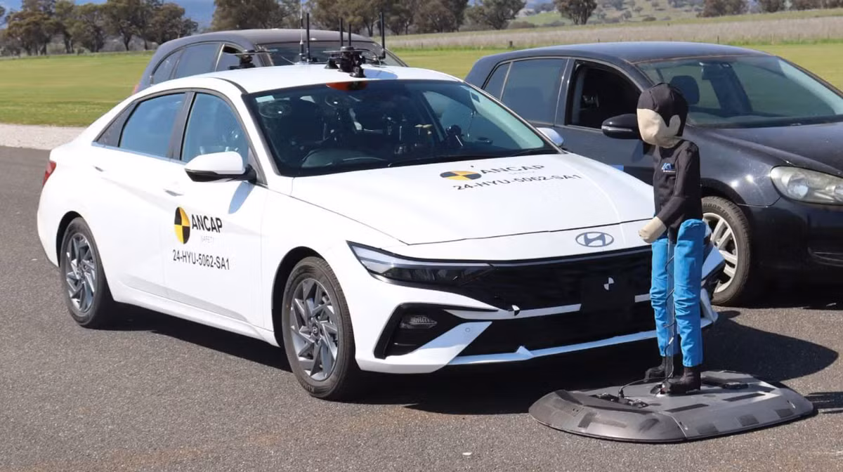 Hyundai Elantra 2024 gay bat ngo voi danh gia an toan tu ANCAP-Hinh-4