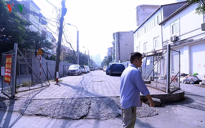 Với mục đích xây dựng bãi đỗ xe thông minh như ban đầu của UBND TP Hà Nội phê duyệt thì hiện tại diện tích đất trên đang được sử dụng vẫn theo lối cũ. 