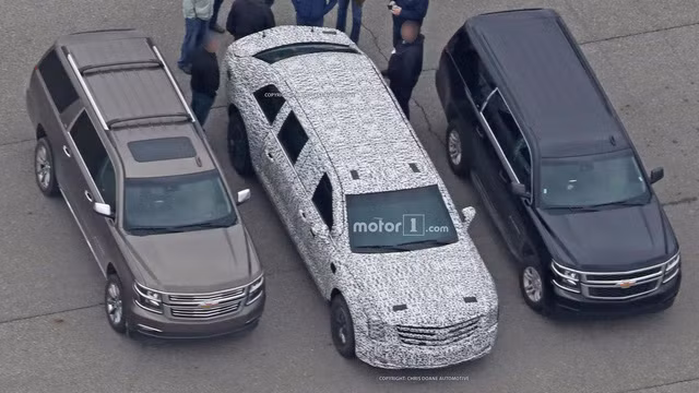Về kiểu dáng tổng thể của chiếc xe trên đường thử gần như tương đồng với Cadillac One. Tuy nhiên, chiếc xe được áp dụng ngôn ngữ thiết kế mới nhất của hãng Cadllac như đèn pha dạng LED nằm dọc và lưới tản nhiệt giống CT6. Ở giữa lưới tản nhiệt là logo mới của hãng Cadillac.