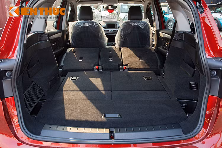 Sau khi ra mắt, BMW Series 2 Gran Tourer sẽ là cái tên hoàn toàn mới ở phân khúc MPV 7 chỗ tại Việt Nam, cạnh tranh cùng Kia Sedona và Honda Odyssey. Giá bán của xe đến thời điểm hiện tại vẫn chưa được BMW tại Việt Nam công bố.