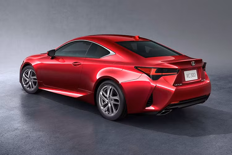 Xe có tới 7 màu ngoại thất và 4 màu nội thất. Giá xe Lexus RC 2019 màu ngoại thất đỏ Radiant Red đặc biệt là 3,3 tỷ đồng, 6 màu ngoại thất còn lại (Trắng Sonic Quart, Ghi Mecury Gray Mica, Bạc Sonic Titanium, Đen Starlight Black, Đen Graphite Black, Xanh Sparkling Meteor Metallic) có giá 3,27 tỷ đồng (Đã bao gồm thuế VAT).