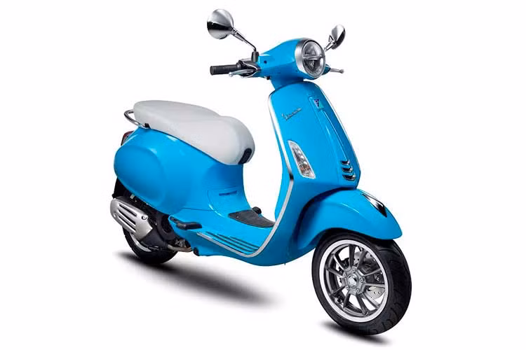 Cách đây 50 năm, tại Triển lãm Xe máy Milan (Milan Motocycle Show) 1967 đã ra mắt chiếc xe máy Vespa Primavera với nhiều yếu tố mang tính đột phá gồm thiết kế nhỏ gọn, năng động và trang bị động cơ mạnh mẽ. Một năm sau chiếc xe độc đáo này mới được bán ra thị trường.