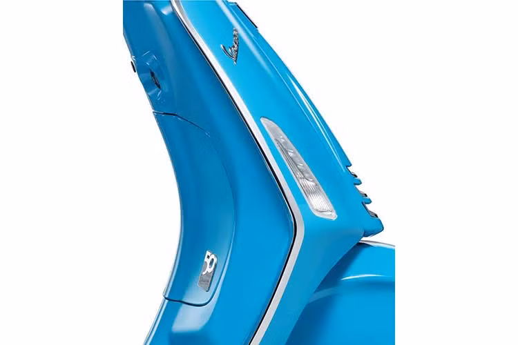 Để kỷ niệm cho nửa thế kỷ đầy ý nghĩa, Piaggio đã ra mắt mẫu xe ga Vespa Primavera 50th Anniversary Edition (Phiên bản Kỷ niệm thứ 50). Theo nhà sản xuất, phiên bản đặc biệt này mang đủ 4 yếu tố: thời trang, sang trọng, nổi loạn, và cá tính dành cho các khách hàng trẻ tuổi.