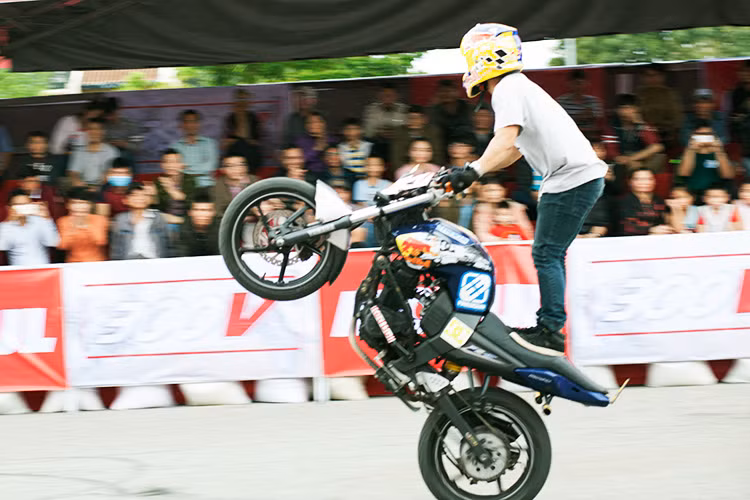 Tại vòng chung kết Motul Stunt Fest 2017 năm nay không có thi đấu vòng loại như mọi năm trước mà các thí sinh sẽ được hai giám khảo là Aaron Twite và Hiroyuki Ogawa tuyển chọn từ vòng huấn luyện trong năm 2016 vừa qua tại Hà Nội và TP HCM, bên cạnh đó là một số stunter đến từ Thái Lan và Campuchia đăng ký tham dự.