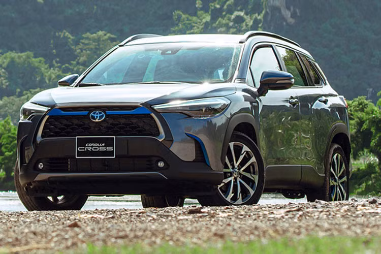 Toyota Corolla Cross 2023 tang gia toi 19 trieu dong tai Viet Nam