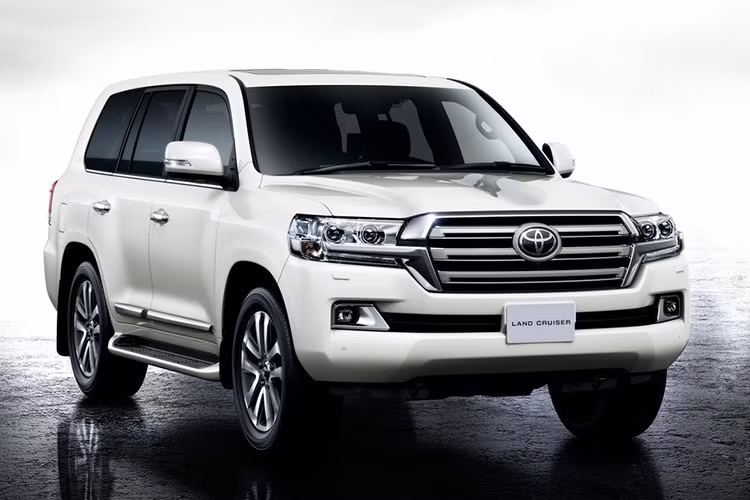 Land Cruiser 2016 có giá khoảng 4,7 triệu Yên (tương đương 38.000 USD) tại thị trường Nhật và sẽ ra mắt chính thức thị trường thế giới vào tháng 10./2015 này.