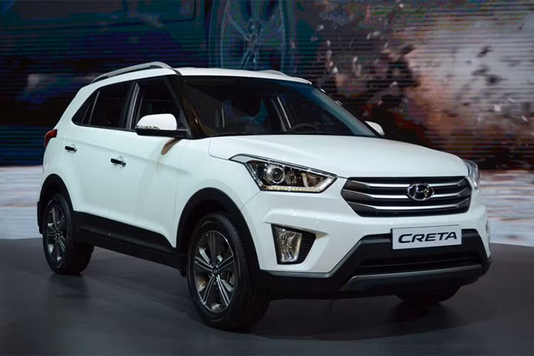 Phiên bản thấp cấp nhất là Creta E sử dụng động cơ Petrol 1.6L và hộp số sàn. Bản SX sử dụng động cơ dầu 1.6L. Bản S+ và SX+ không còn được hãng xe Hàn Quốc phân phối. Hãng xe Hàn cho biết, Creta 2018 sử dụng nhiên liệu hiệu quả hơn 3% với động cơ xăng và 4% với động cơ dầu, nhưng không công bố con số cụ thể để dễ kiểm chứng.