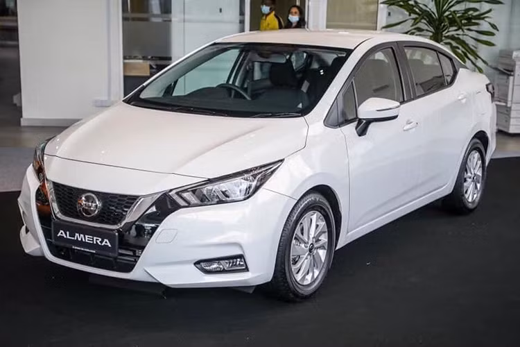 Nissan Almera moi chi tu 416 trieu dong tai Viet Nam