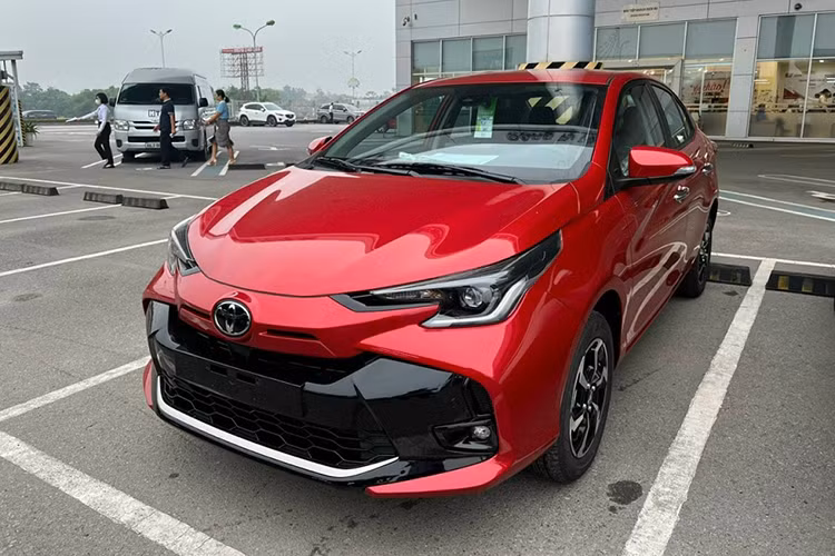 Toyota Vios giam gia manh, dang re ngang xe Kia Morning
