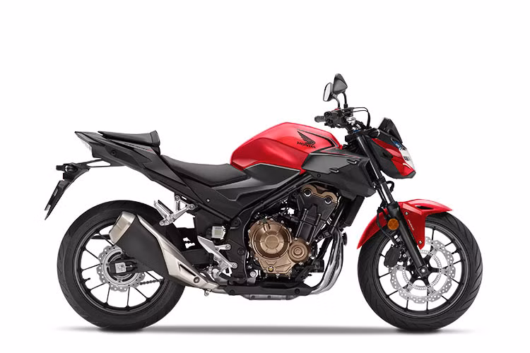 Sức mạnh của mẫu xe CB500F tiếp tục đến từ khối động cơ 2 xy lanh song song mạnh mẽ với cấu trúc bên trong mô phỏng dòng xe CBR1000RR Fireblade qua bố trí “tam giác” trục khuỷu, trục chính và trục trung gian. Khối động cơ này cho công suất tối đa đạt 35kW tại vòng tua 8.600 vòng/phút và mô men xoắn cực đại 43Nm tại vòng tua 6.500 vòng/phút. Động cơ đạt tiêu chuẩn khí thải EURO5.