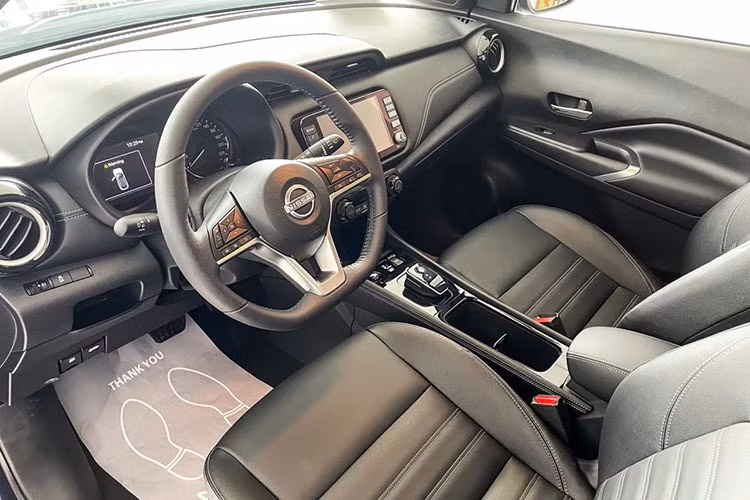 Gia xe Nissan Kicks cham day moi, dang giam toi 259 trieu dong-Hinh-2
