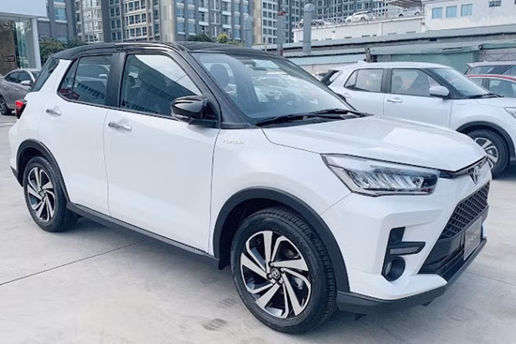 Toyota Raize tai Viet Nam chinh thuc tang gia them 16 trieu dong