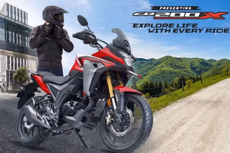 Về sức mạnh, Honda CB200X 2021 sử dụng khối động cơ xy-lanh đơn với dung tích 184,4 cc cho công suất 17 mã lực tại 8.500 vòng tua/phút, mô-men xoắn cực đại 16,1 Nm tại 6.000 vòng tua/phút. Đi kèm với đó là hộp số côn tay 5 cấp.