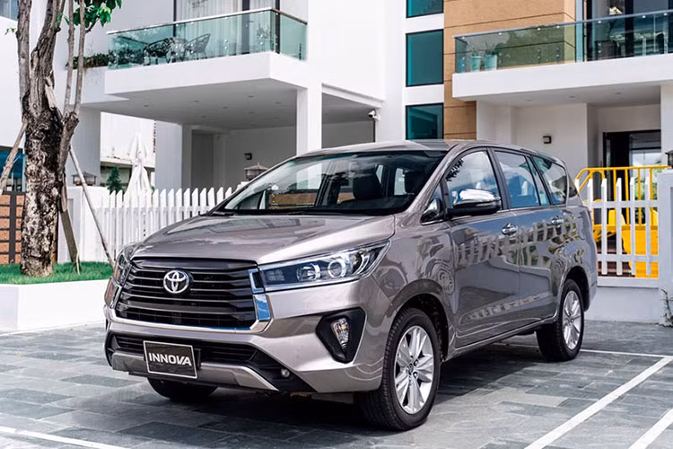 Toyota Innova nắm giữ vị trí thứ 5 trong phân khúc với 258 xe bán ra thị trường Việt Nam trong tháng 7 vừa qua. Con số này là mức tăng trưởng mạnh mẽ so với con số hơn 200 xe bán trong tháng 6/2022.