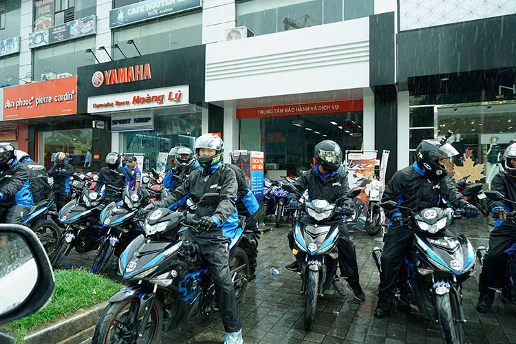 Với tổng số lượng thành viên tham gia là 20, đại diện của nhiều câu lạc bộ chơi xe máy Yamaha Exciter đến từ khắp các tỉnh thành trên cả nước, hành trình "Yamaha Exciter Touring 2018 – nối vòng tay lớn" đã và đang đi đến những chặng cuối cùng để hoàn thành chặng đường 3500km từ TP HCM tới Hà Giang.