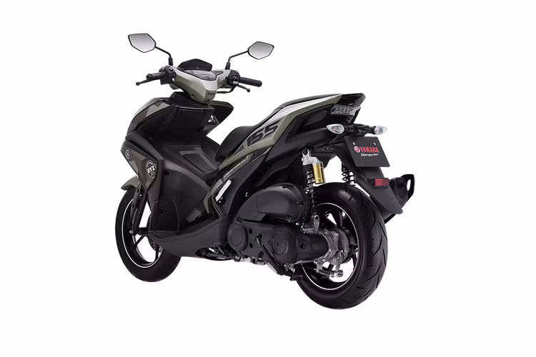 Yamaha NVX 155 Camo Limited Edition 2017 mới có công suất tối đa 11.0 kW ở 8.000 vòng/phút và mô-men xoắn cực đại 13,8 Nm tại 6.250 vòng/phút. Hệ thống van biến thiên vô cấp (VVA) cũng được trang bị cho cảm giác lái tối ưu, tăng tốc mượt mà.