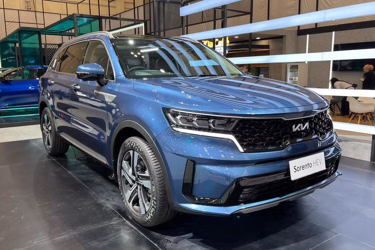 KIA Viet Nam giam gia Sportage va Sorento, cao nhat 30 trieu dong-Hinh-2