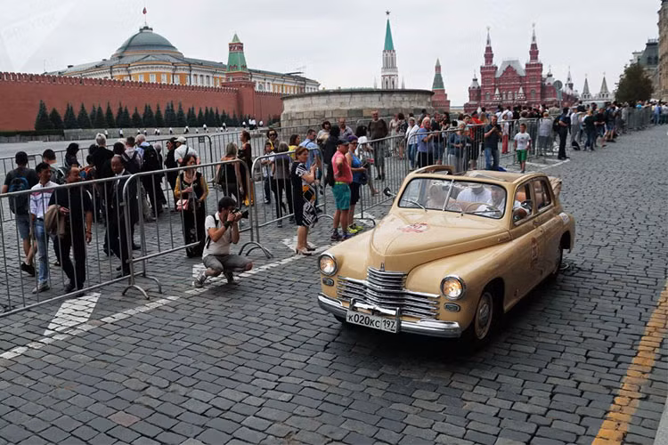 Mẫu GAZ-M20 Pobeda sản xuất trong khoảng từ 1946-1958, GAZ-M20 Pobeda và được xem là một trong những “biểu tượng” của ngành công nghiệp ôtô Liên Xô.
