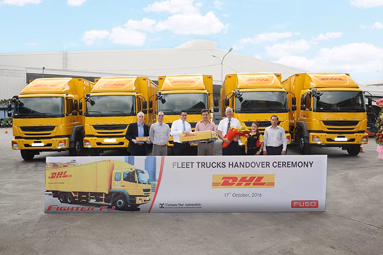 FUSO Fighter FJ 24 có tải trọng 24 tấn và sở hữu một thiết kế, theo phong cách xe tải châu Âu, chứ không còn quá nhiều những đường nét từ Nhật Bản, vốn là quê hương của FUSO. Xe có thiết kế gọn gàng vì muốn tăng tính năng khí động học để giảm tiếng ồn cho cabin.