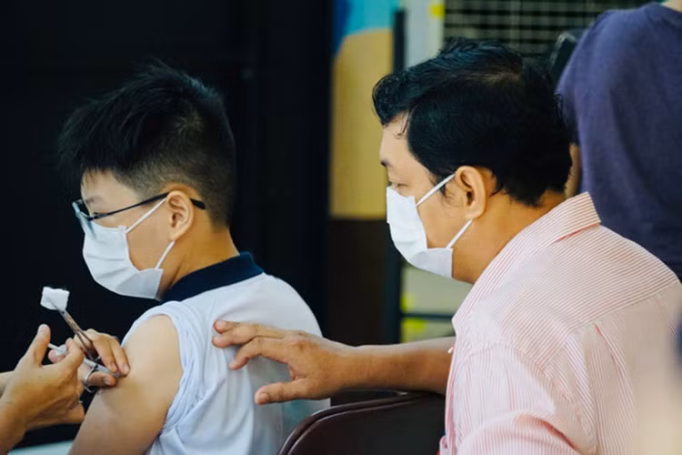 TP HCM: Số điểm tiêm vaccine phòng COVID-19 cho trẻ em đã lên 182 điểm TP HCM: So diem tiem vaccine phong COVID-19 cho tre em da len 182 diem