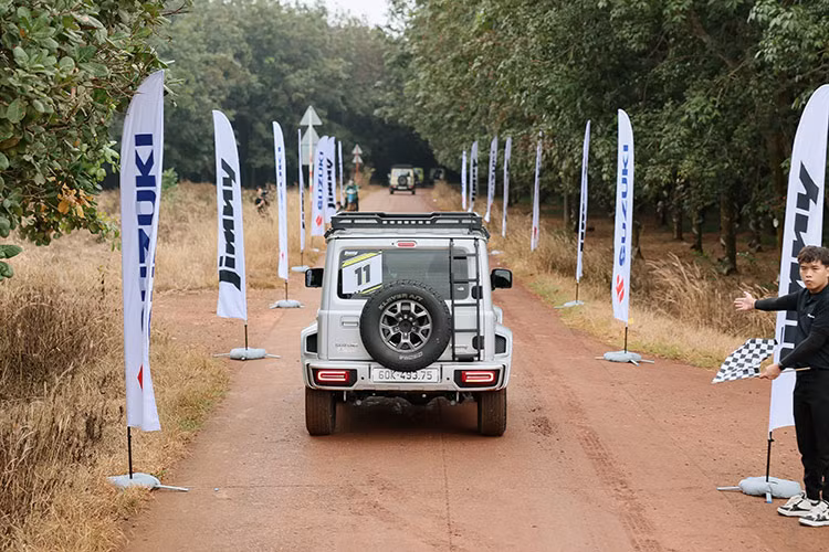Cuoc hoi ngo lon cua cong dong Suzuki Jimny tren san choi rally-Hinh-5