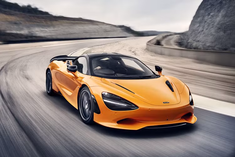  McLaren 750S Theo kế hoạch vào ngày 17/4 tới đây, hãng xe Anh Quốc sẽ chính thức trình làng mẫu xe McLaren 750S. Siêu xe này đã được mở bán từ lâu nhưng đến nay mới chốt lịch ra mắt chính thức. McLaren 750S sở hữu diện mạo không khác quá nhiều với 720S, nhưng đã được tinh chỉnh và cải thiện khí động học hơn.