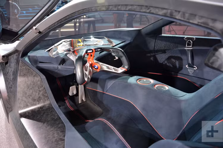 Bên cạnh đó, mẫu xe concept đẹp mắt này cũng có trang bị hệ thống tự lái tân tiến, nhưng nếu muốn tự tay lái, người điều khiển có thể tận hưởng công suất 592 mã lực từ hệ thống động cơ tăng áp 4 xi-lanh hybrid.