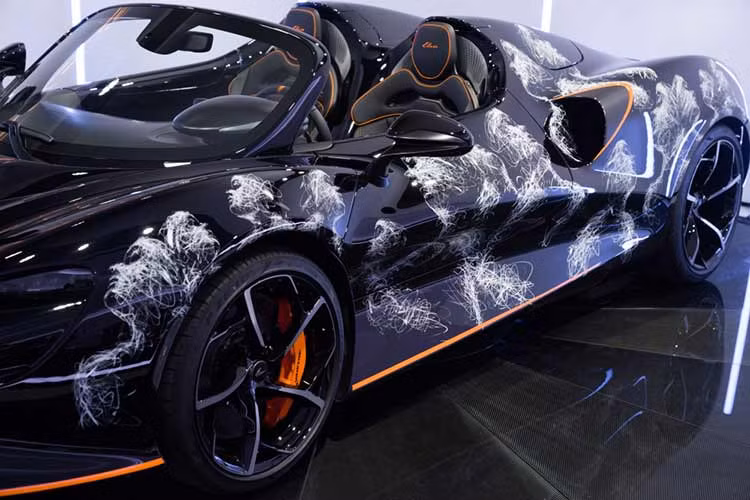 Như vậy, mức giá siêu xe này cao hơn gần 50 tỷ đồng so với giá bán chính thức của McLaren Elva, điều này đã từng được Minh Nhựa tiết lộ vào 2 năm trước là 143 tỷ đồng (đã bao gồm thuế VAT). 