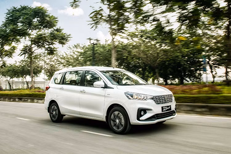 Ly do khien Suzuki Ertiga 7 cho dang tien cho khach Viet?-Hinh-3