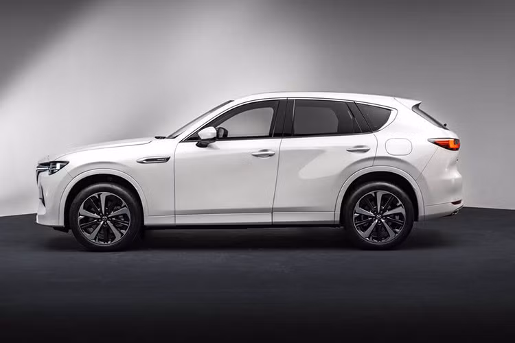 Đáng ra mẫu xe SUV Mazda CX-70 2024 đã được ra mắt vào cuối năm 2023 nhưng thời điểm này đã bị lùi lại. Phải tới nay, Mazda mới âm thầm xác nhận lịch ra mắt chính thức của CX-70 trên website chính hãng ở Canada là vào 30/1/2023.