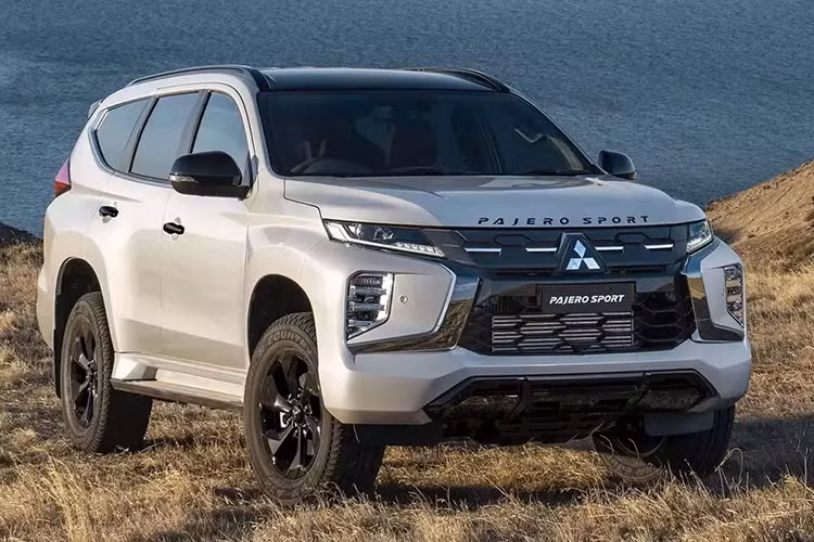Mitsubishi Pajero Sport giam 