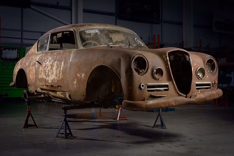 Chiếc xe cổ Lancia Aurelia B20 GT từng được phát hiện trong tình trạng vô cùng tồi tệ ở Mỹ. Nó bị rỉ sét và mọt toàn bộ trong nhiều thập kỷ và việc phục hồi Lancia Aurelia là điều gần như không tưởng.