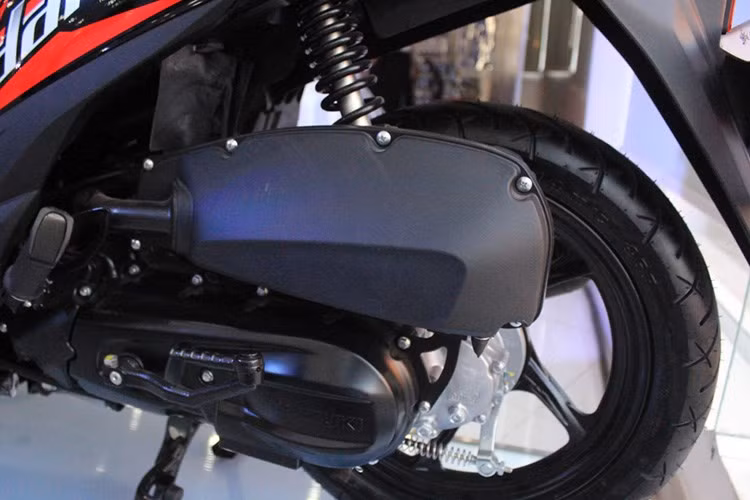 Suzuki Address được trang bị động cơ 4 thì, xi-lanh đơn, phun xăng điện tử, làm mát bằng không khí, SOHC, dung tích 113 phân khối. Dung tích bình xăng 5,2 lít.
