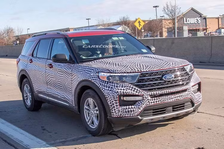 Thời điểm chính thức trình làng của mẫu SUV 7 chỗ Ford Explorer thế hệ mới có vẻ như sắp đến gầ, đặc biệt là những hình ảnh của chiếc xe SUV Ford Explorer 2020 xuất hiện trên đường thử đã chứng tỏ điều này.