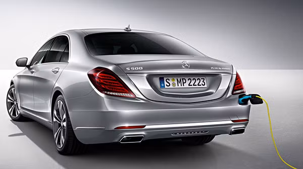 Mercedes xac nhan tham gia cuoc choi voi Tesla Model S