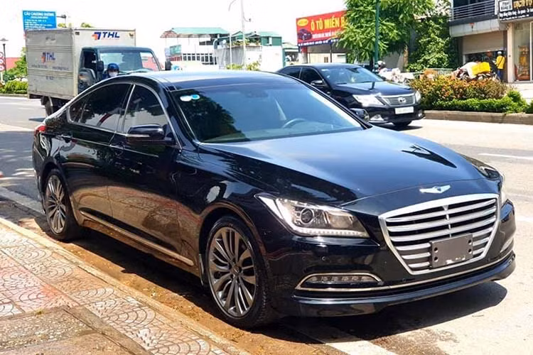 Một chiếc sedan hạng sang Genesis G80 đời 2016 đã qua sử dụng hơn 50.000 km mới đây đã được rao bán trên sàn xe cũ với mức khoảng 1,3 tỉ đồng. Giá xe Genesis G80 mới ở thời điểm 2016 là khoảng 2,5 tỉ đồng. Như vậy chủ xe đã lỗ khoảng 1,2 tỉ đồng sau 3 năm sử dụng.