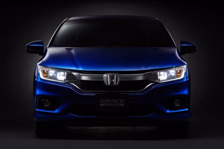 Không giống như các thị trường khác từng được ra mắt thời gian qua, Honda đặt tên cho chiếc City tại Nhật Bản là Grace, đi kèm nhiều trang thiết bị tiện nghi "xịn" hơn hẳn. Mẫu xe Honda City đời mới chuẩn bị được ra mắt tại thị trường nội địa Nhật Bản trong tháng 7 tới đây.